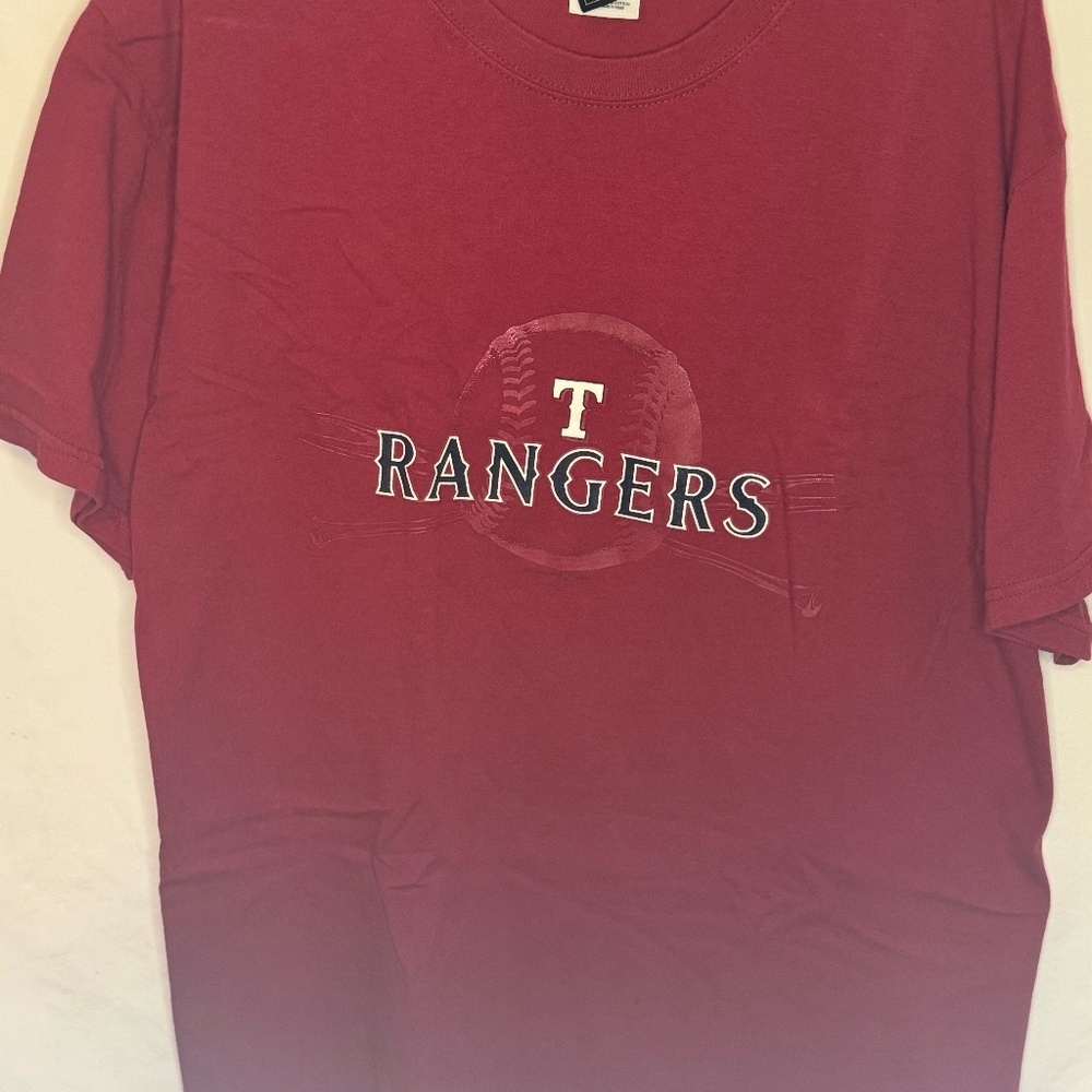 Vintage Red Texas Rangers Baseball T-Shirt - Official MLB Merchandise